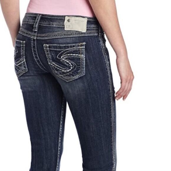 Silver JEANS Co. Distressed Twisted Capri Low Rise Medium Wash Denim Size 28 - Picture 2 of 11